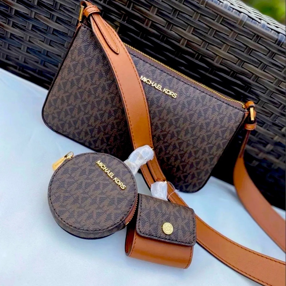 Michael Kors Tech Xbody brown signature NEW